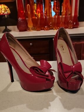 Olsenboye Red Patent Peep-Toe Platform Heels with Bow